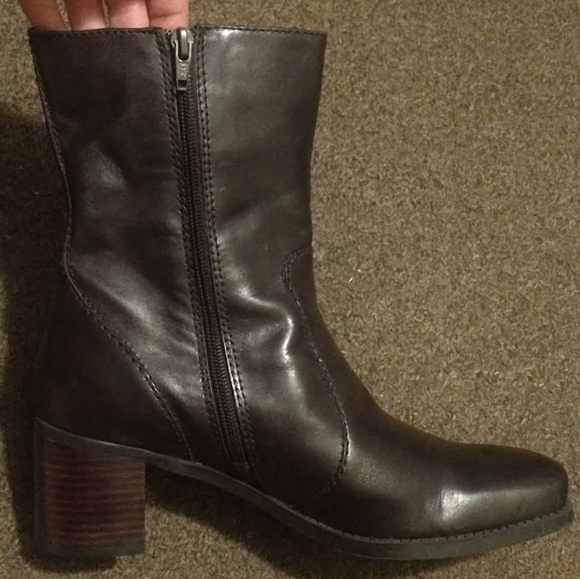 Bandolino NOVEMBRE Leather High Heeled Ankle Booties Fall Fashion Block Heels - Picture 13 of 15